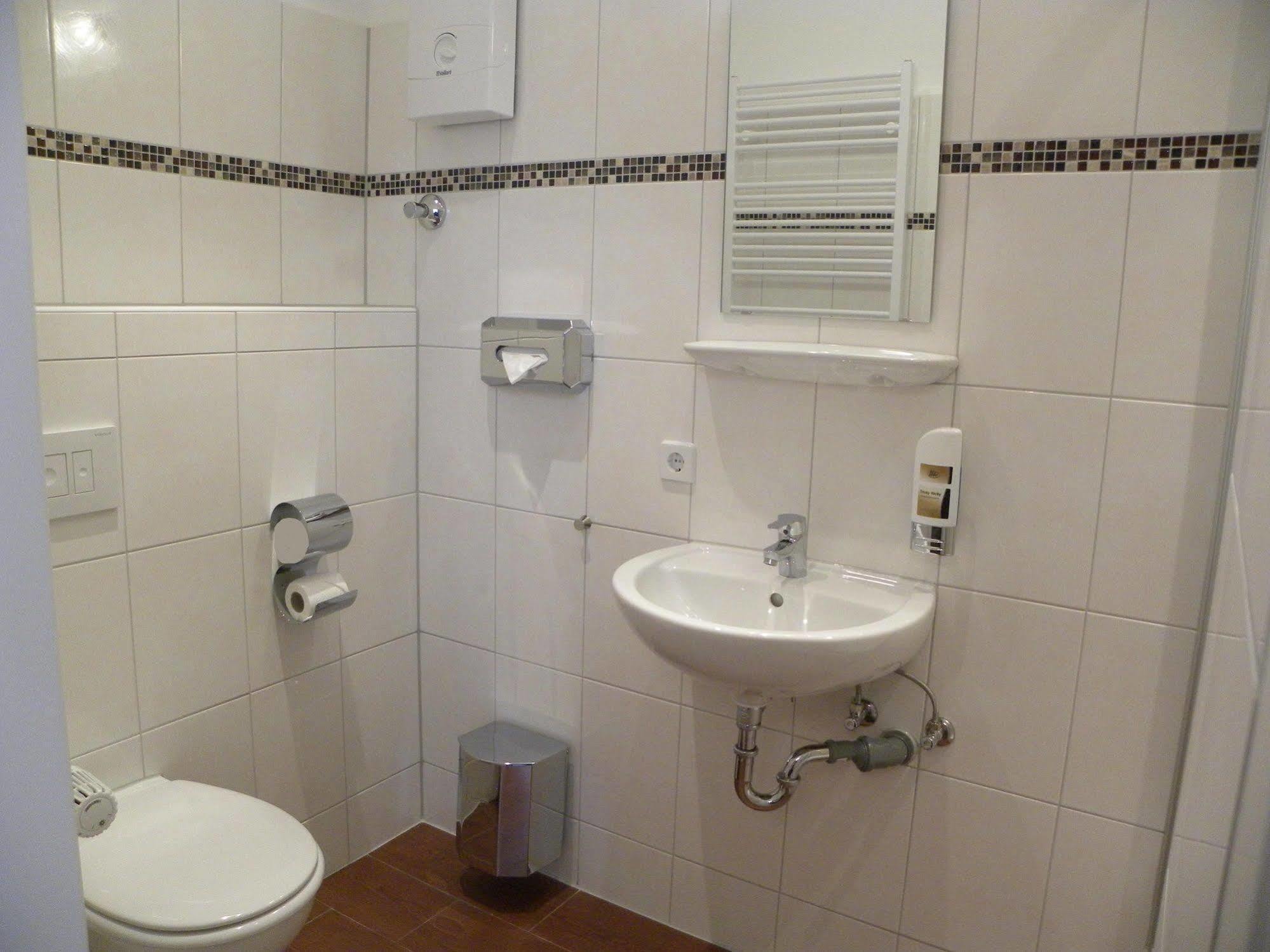ברלין Hotel-Pension Michele מראה חיצוני תמונה