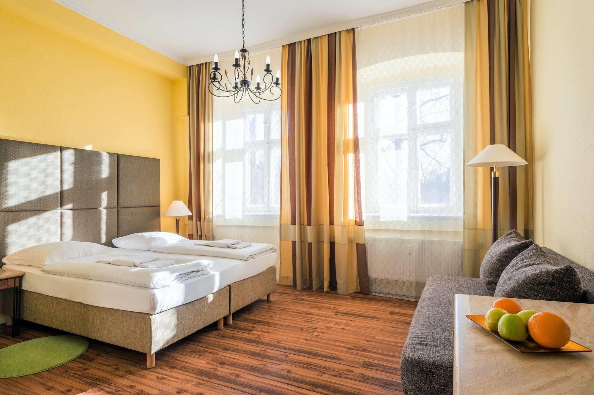 ברלין Hotel-Pension Michele מראה חיצוני תמונה