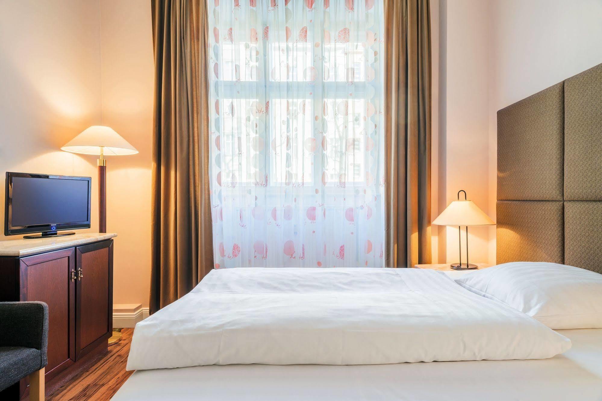 ברלין Hotel-Pension Michele מראה חיצוני תמונה
